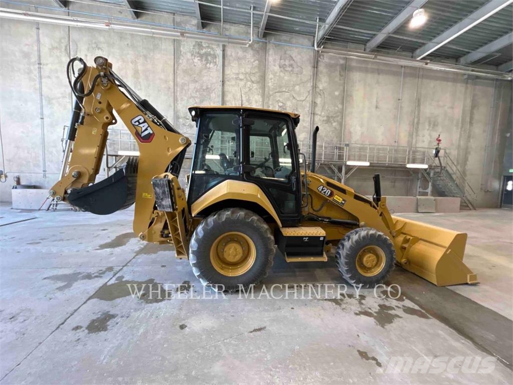 CAT 420 CF Retrocargadoras