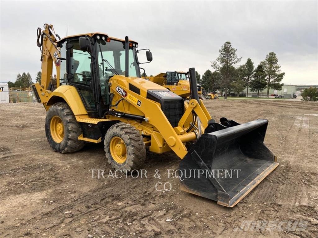 CAT 420 XE لوادر ذات جرافات عكسية