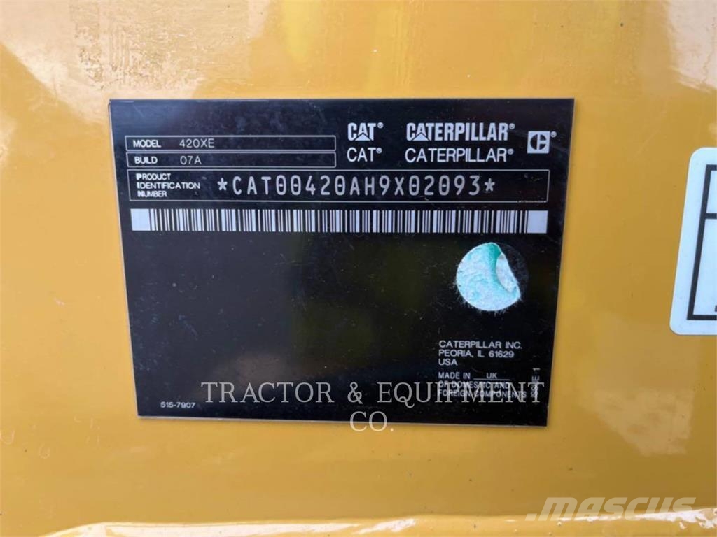 CAT 420 XE لوادر ذات جرافات عكسية