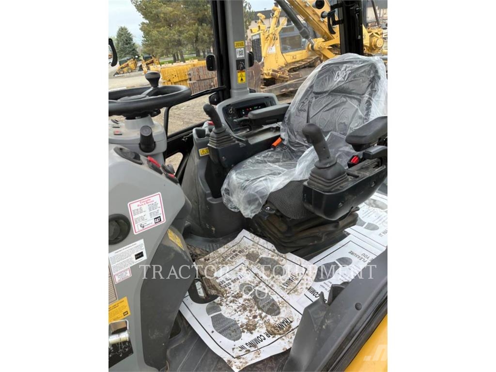 CAT 420 XE لوادر ذات جرافات عكسية