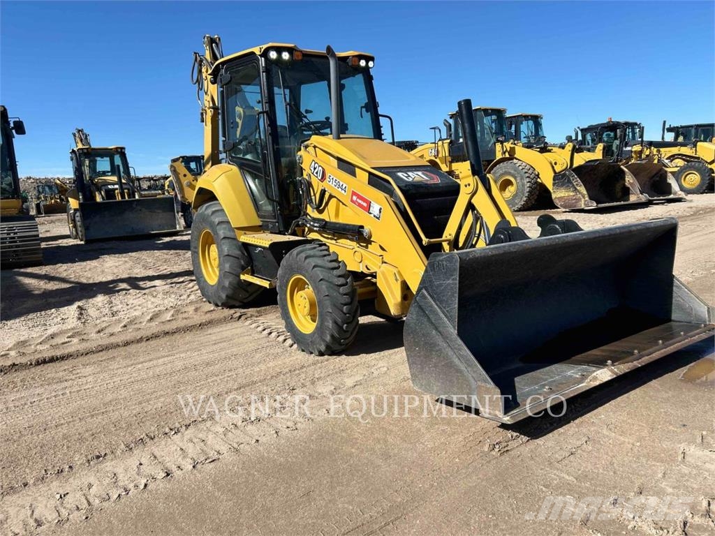 CAT 42007 Ekskavaatorlaadurid