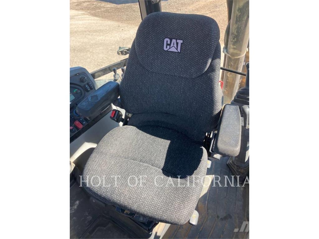 CAT 420F2 Rovokopači