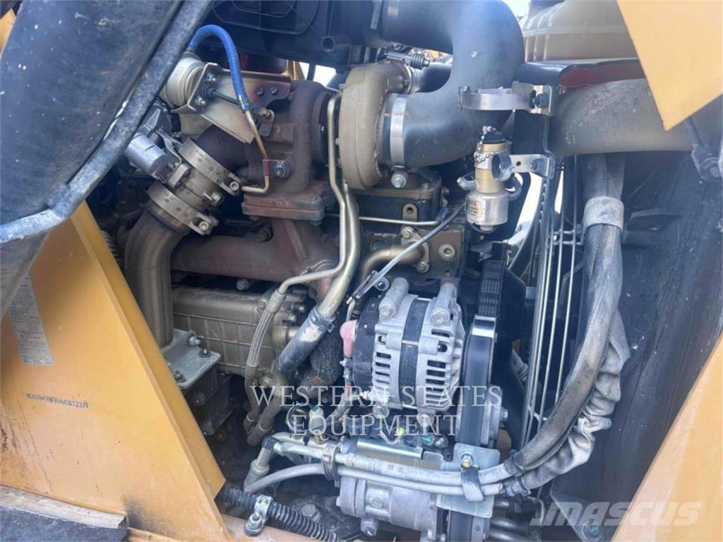 CAT 420F2 Rovokopači