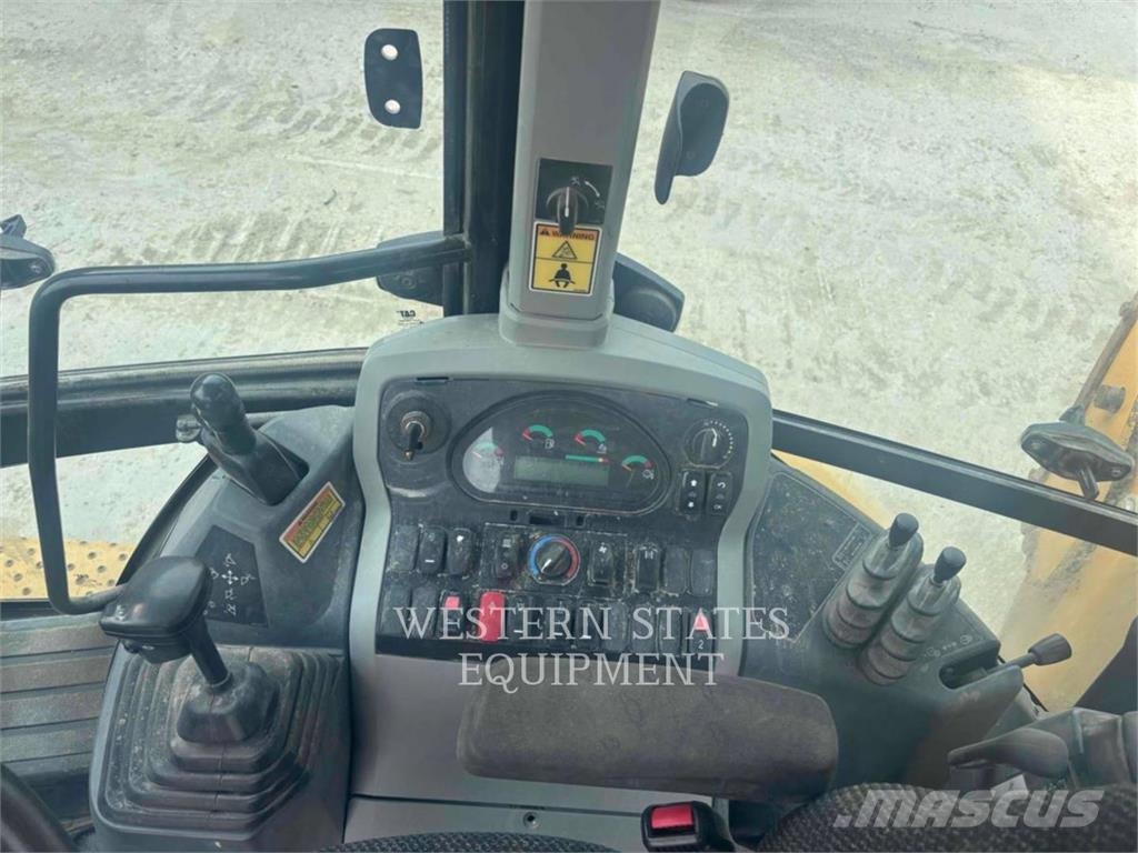 CAT 420F2 Rovokopači