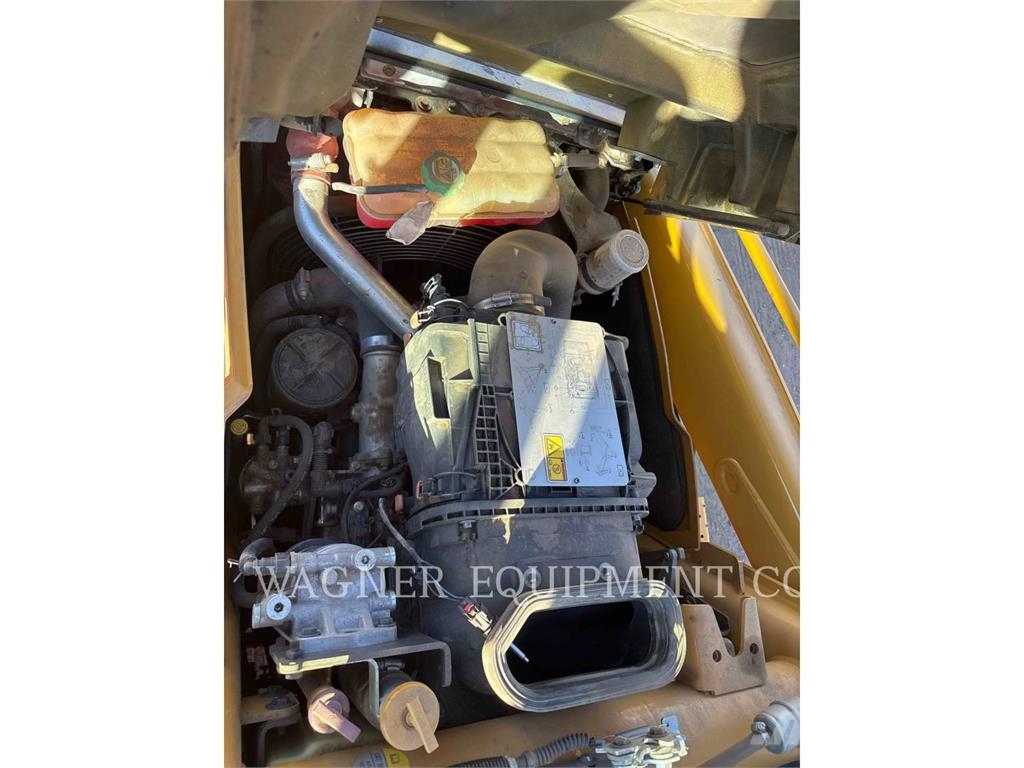 CAT 420F2 لوادر ذات جرافات عكسية