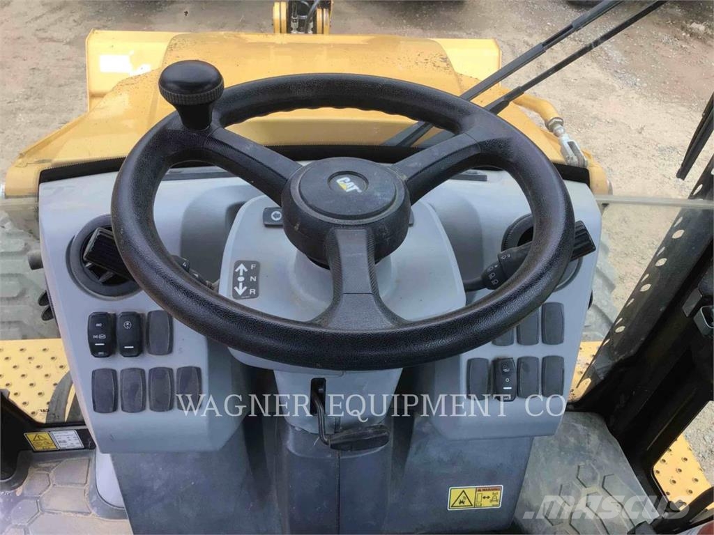 CAT 420F2 Backhoe