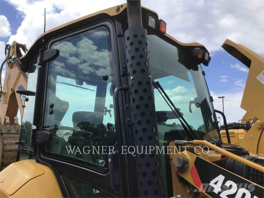 CAT 420F2 Backhoe