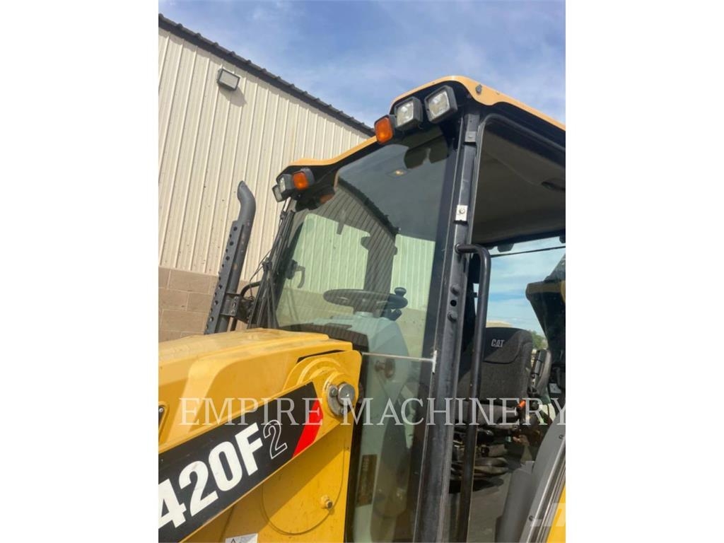 CAT 420F2G4EC لوادر ذات جرافات عكسية