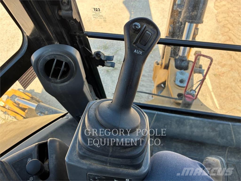 CAT 420F2IT Baggerlader