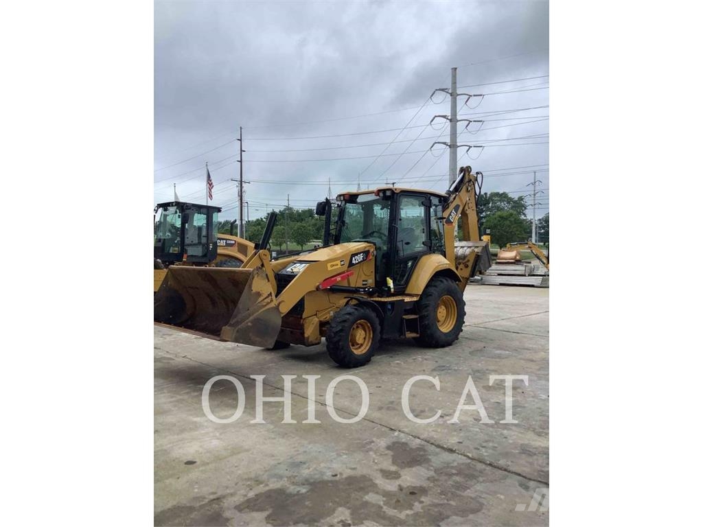 CAT 420F2ST لوادر ذات جرافات عكسية