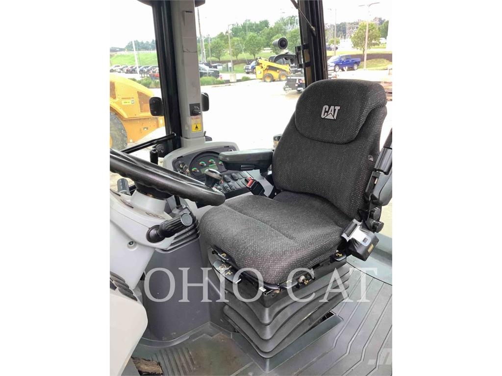 CAT 420F2ST لوادر ذات جرافات عكسية