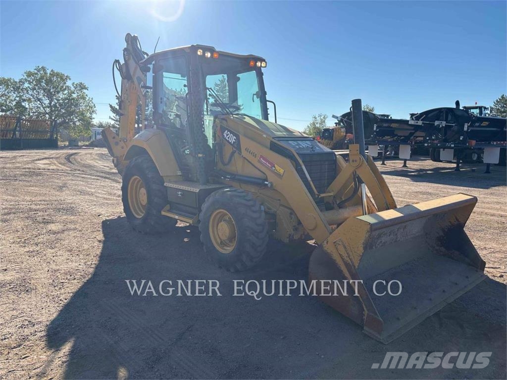 CAT 420F2ST Terne