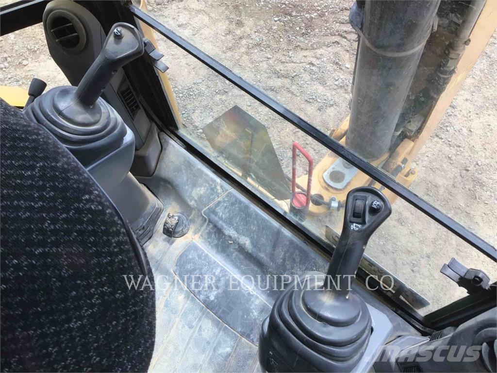 CAT 420F2ST Tractopelle