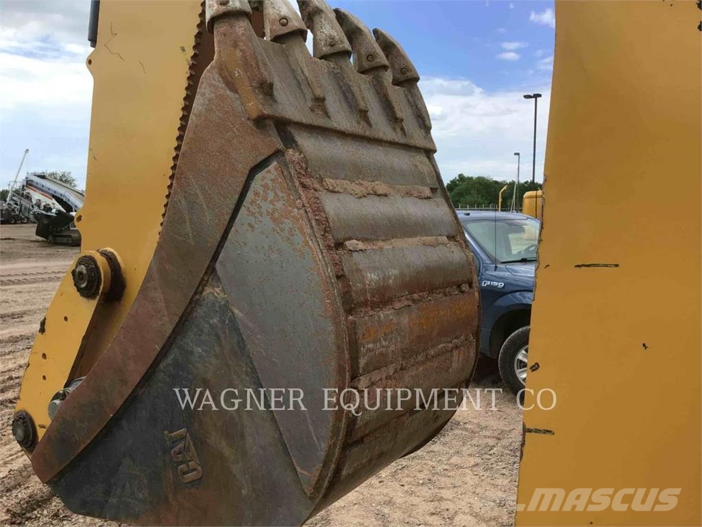 CAT 420F2ST Tractopelle