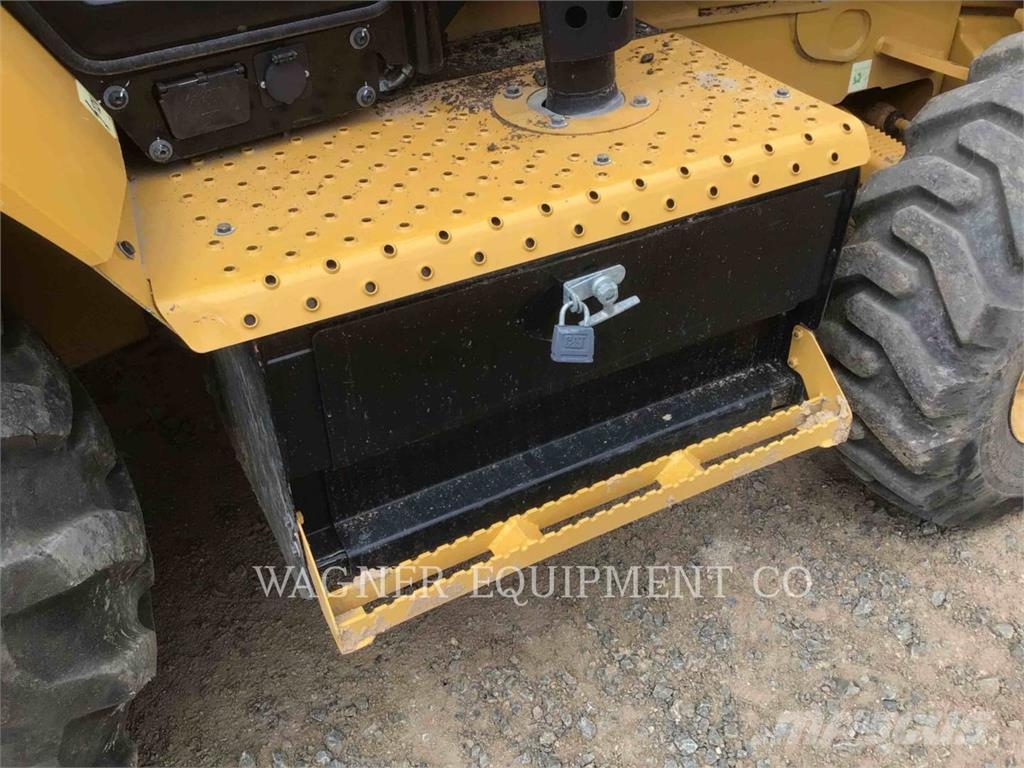 CAT 420F2ST Tractopelle