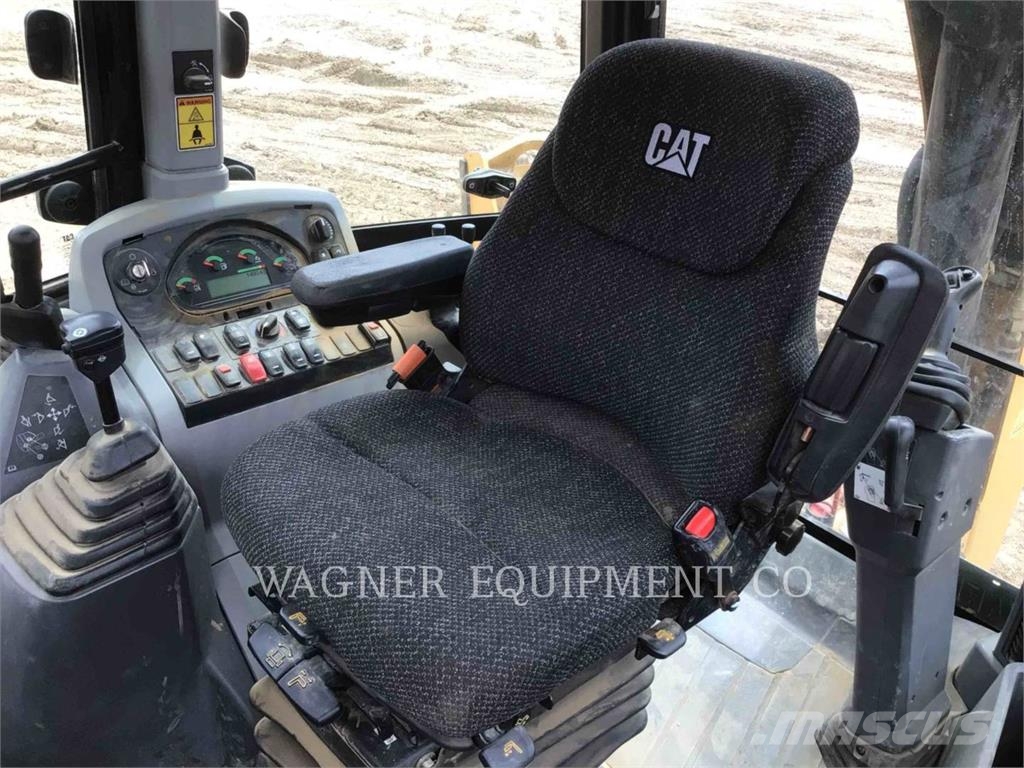 CAT 420F2ST Tractopelle