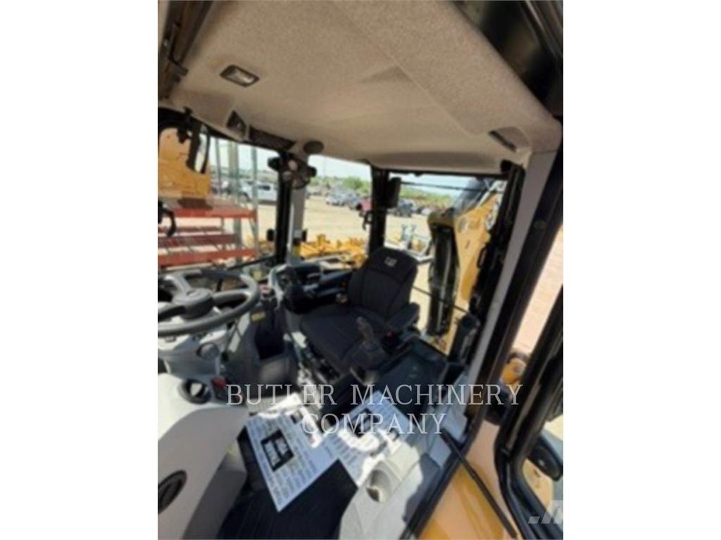 CAT 420XE AUTO لوادر ذات جرافات عكسية