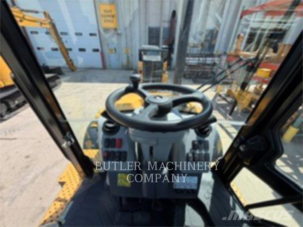 CAT 420XE AUTO لوادر ذات جرافات عكسية