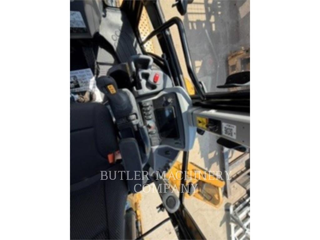CAT 420XE AUTO لوادر ذات جرافات عكسية
