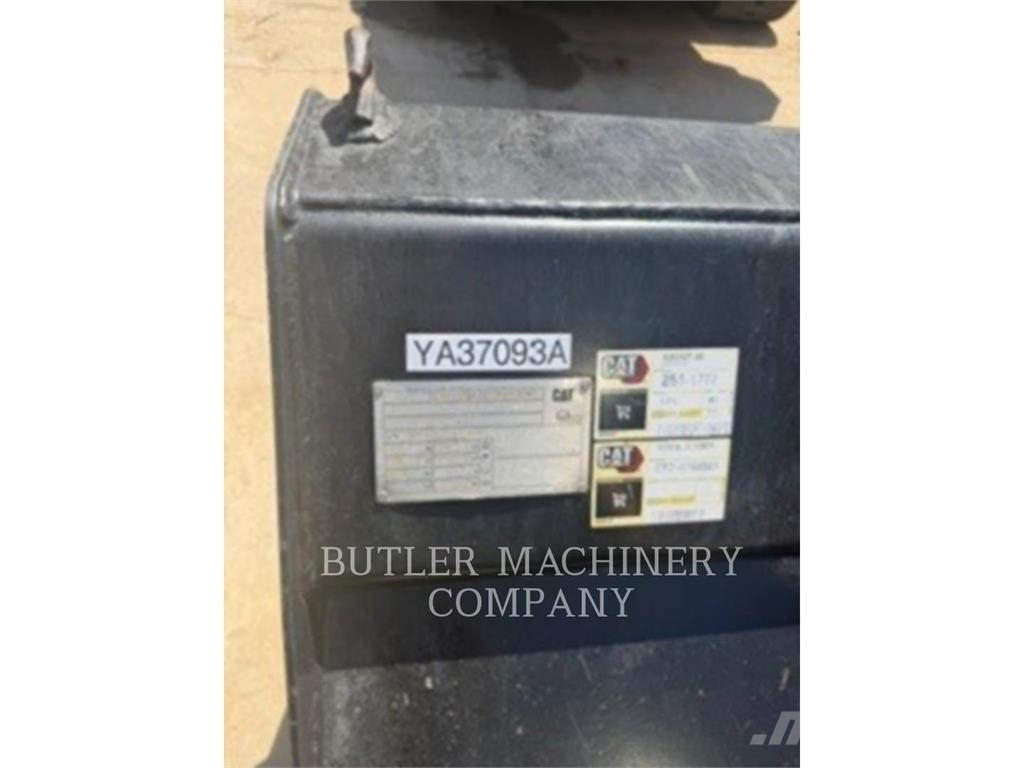 CAT 420XE AUTO لوادر ذات جرافات عكسية