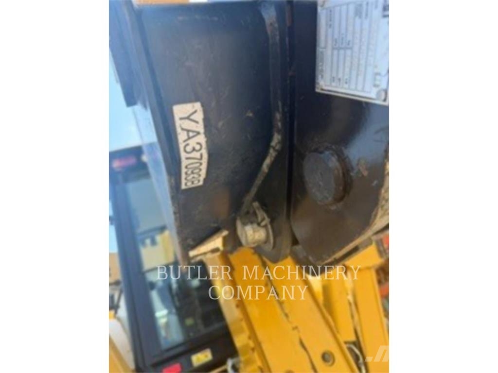 CAT 420XE AUTO لوادر ذات جرافات عكسية