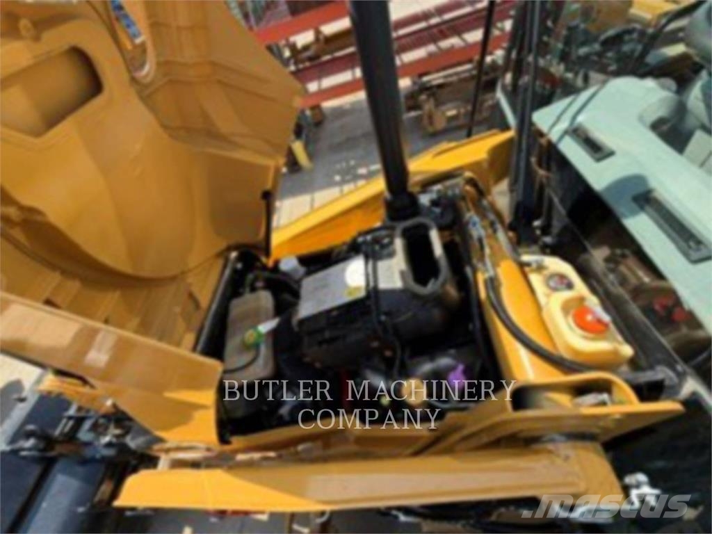 CAT 420XE AUTO لوادر ذات جرافات عكسية