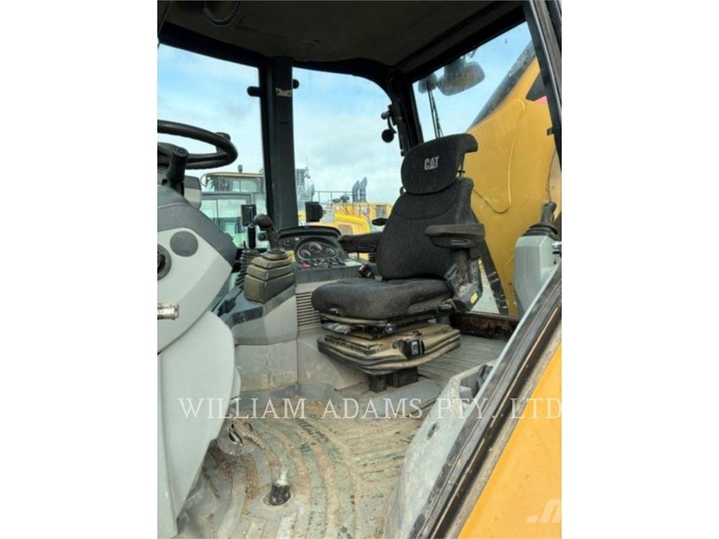 CAT 432E 백호로더