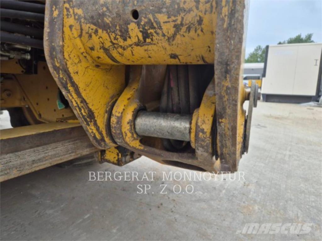 CAT 432F2 Terne