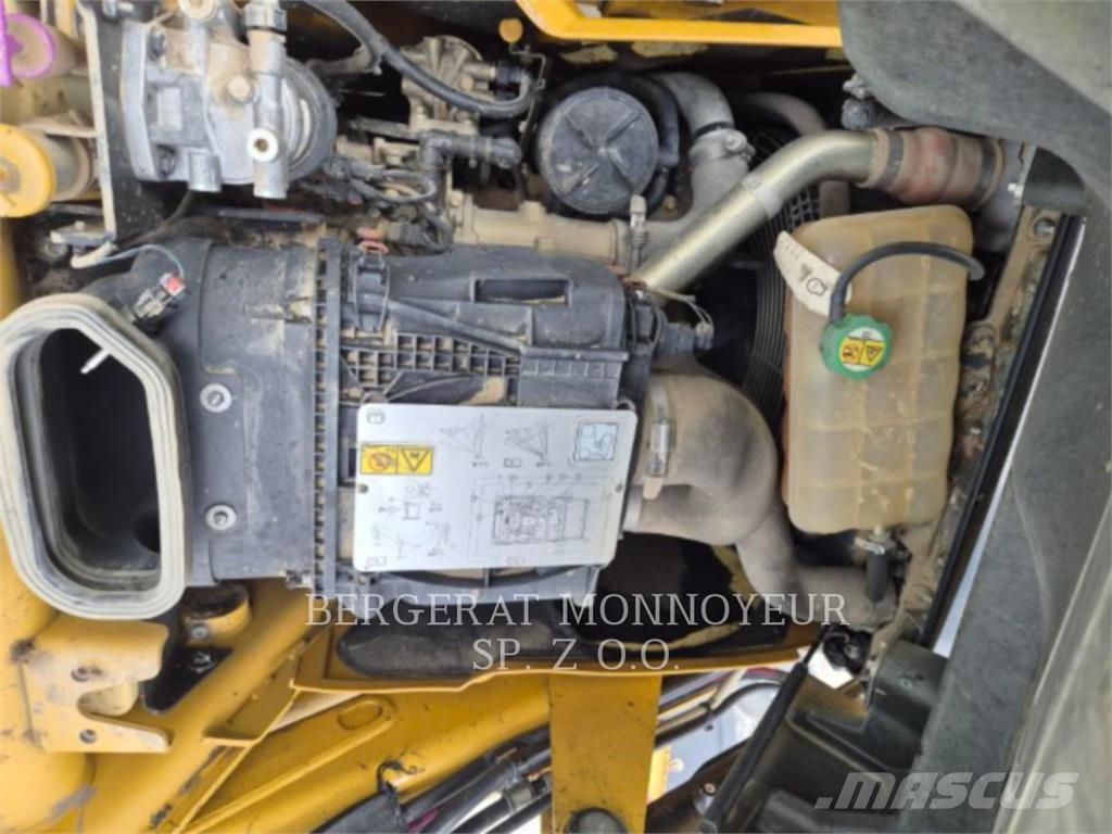 CAT 432F2 Terne
