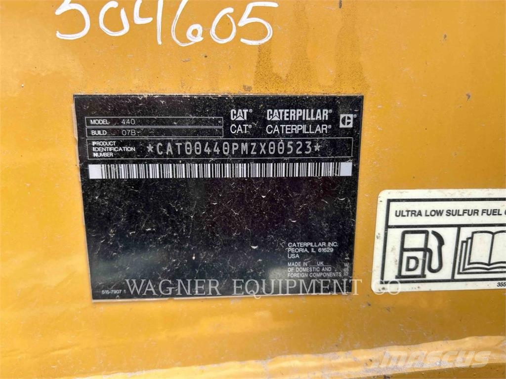 CAT 440 لوادر ذات جرافات عكسية