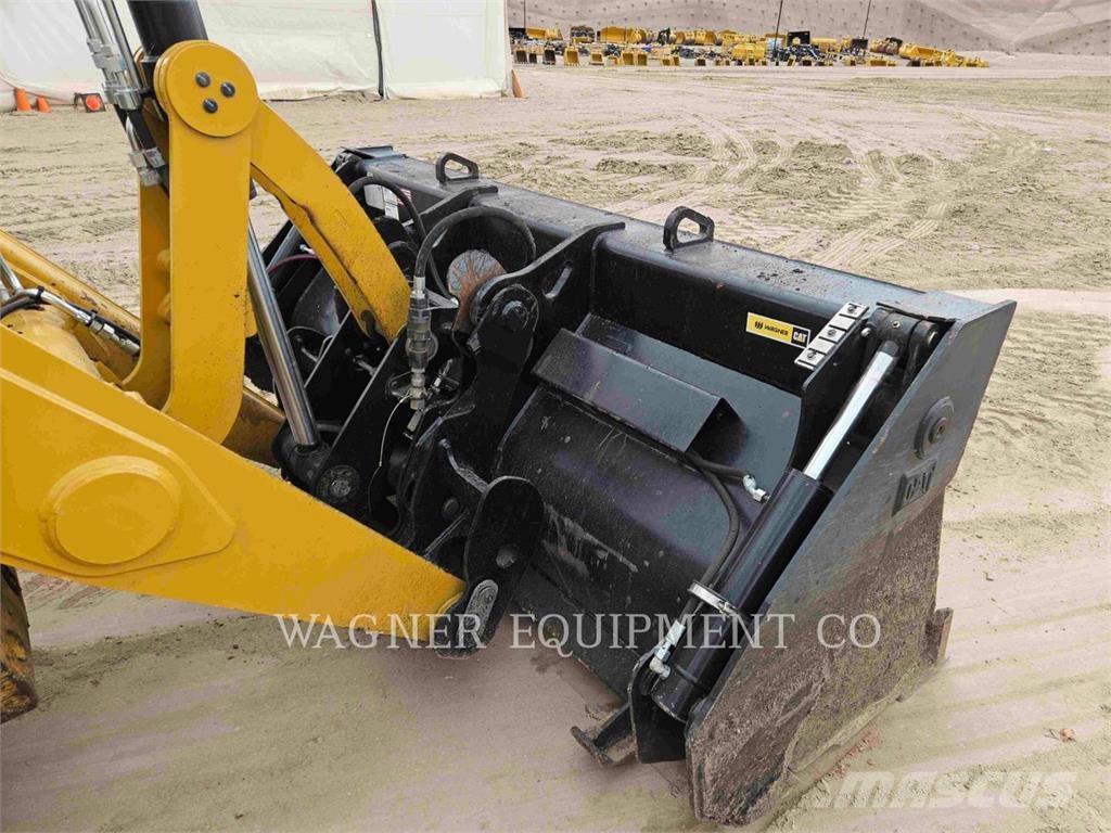 CAT 440 反鏟裝載機