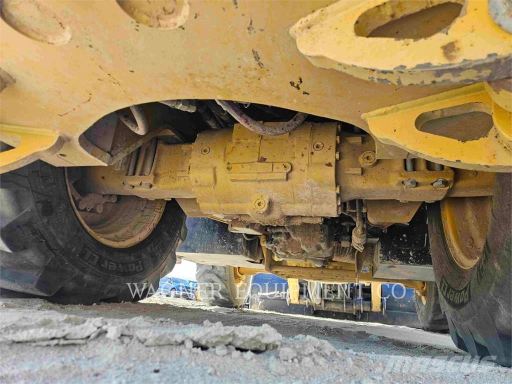 CAT 440 Rovokopači