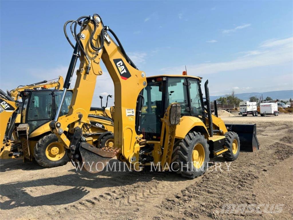 CAT 440 Retrocargadoras