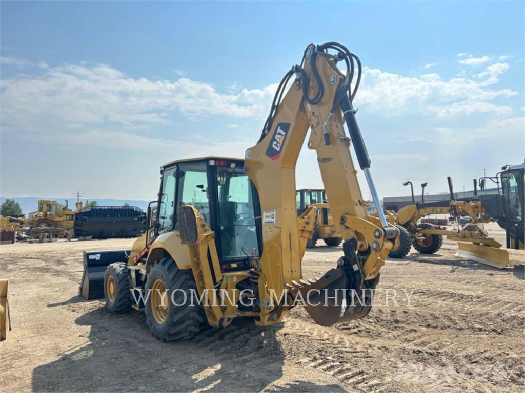 CAT 440 Retrocargadoras