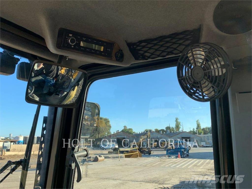CAT 440 Backhoe loaders