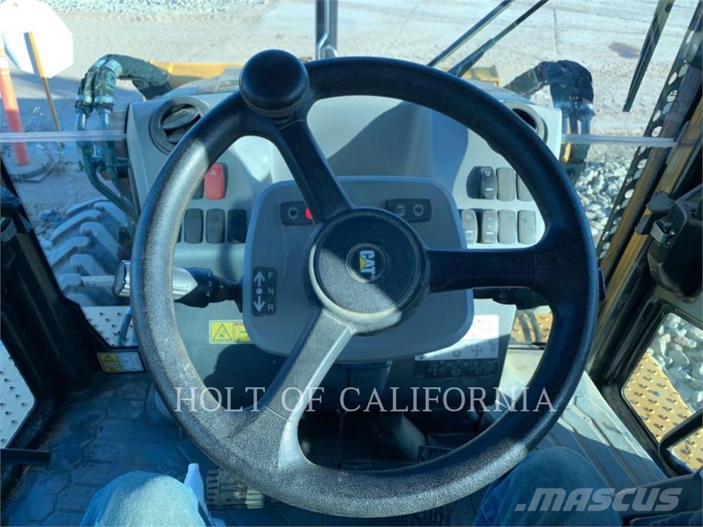 CAT 440 Backhoe loaders