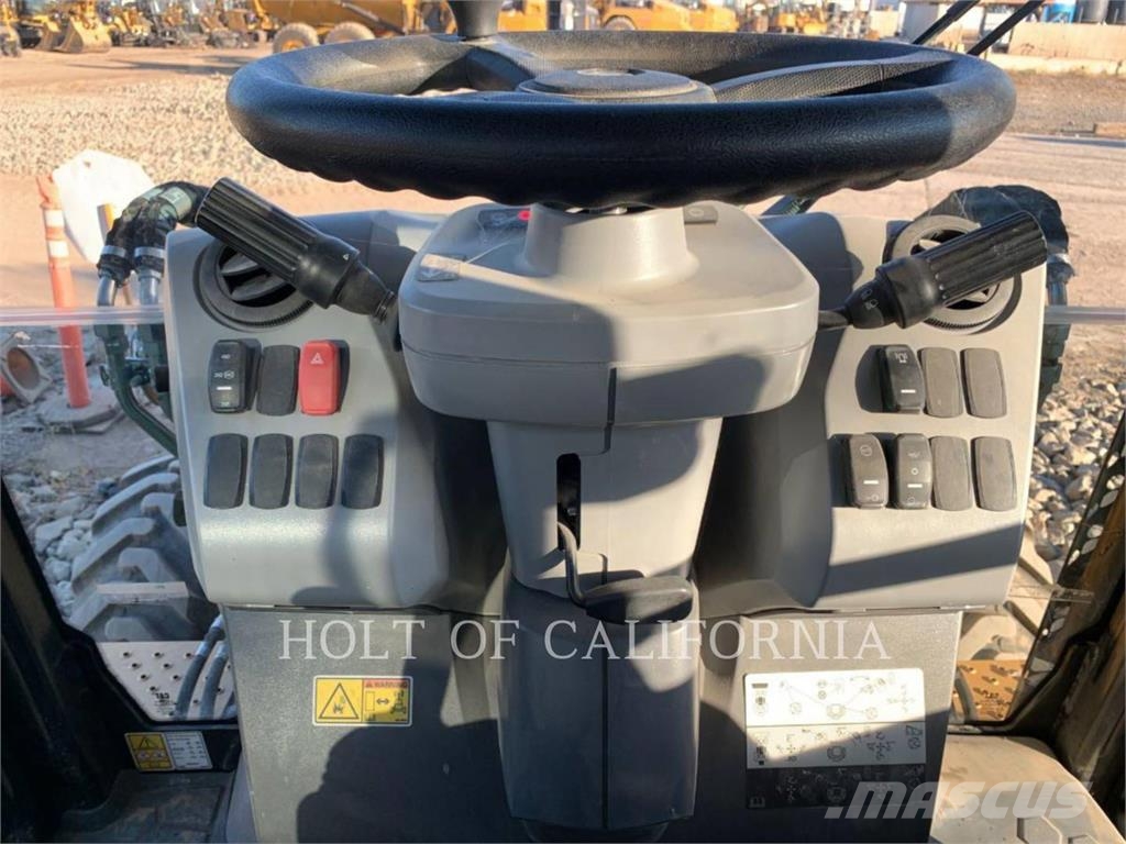 CAT 440 Backhoe loaders
