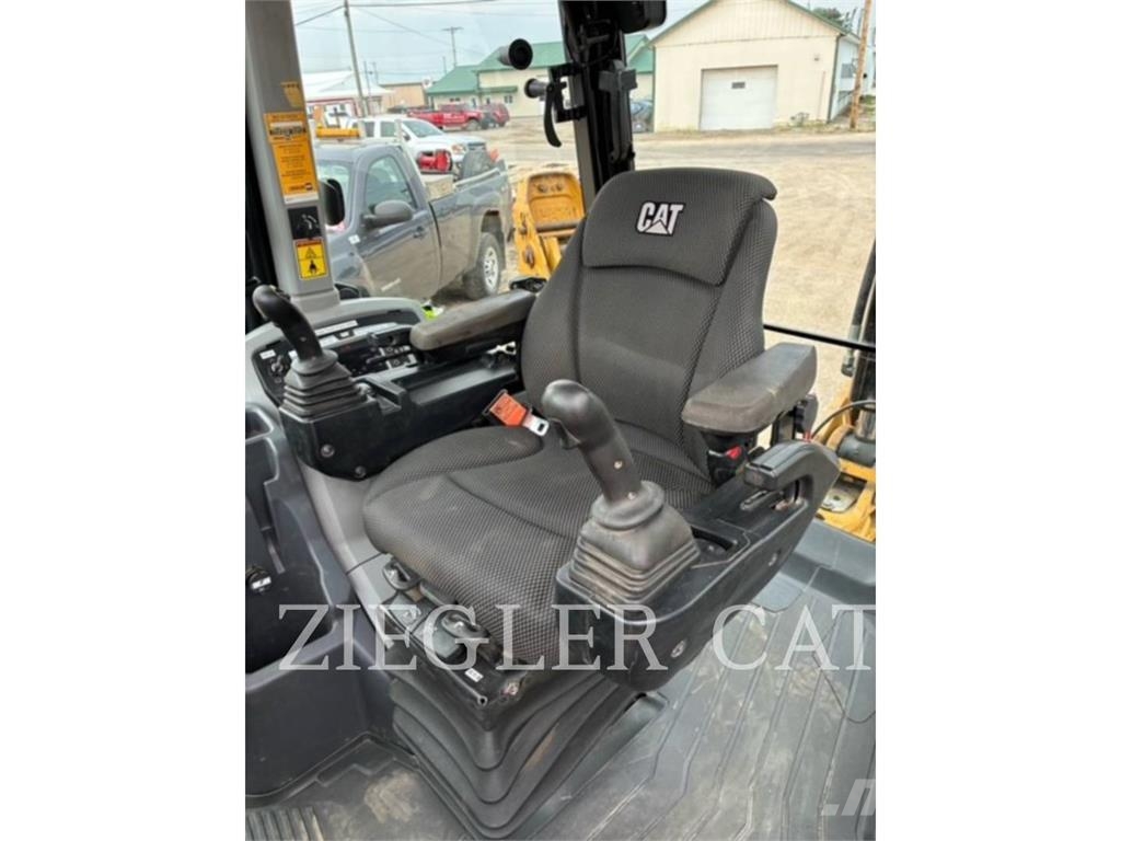 CAT 440 Εκσκαφείς Φορτωτές τύπου JCB