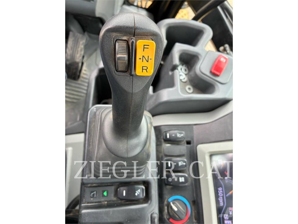 CAT 440 Εκσκαφείς Φορτωτές τύπου JCB