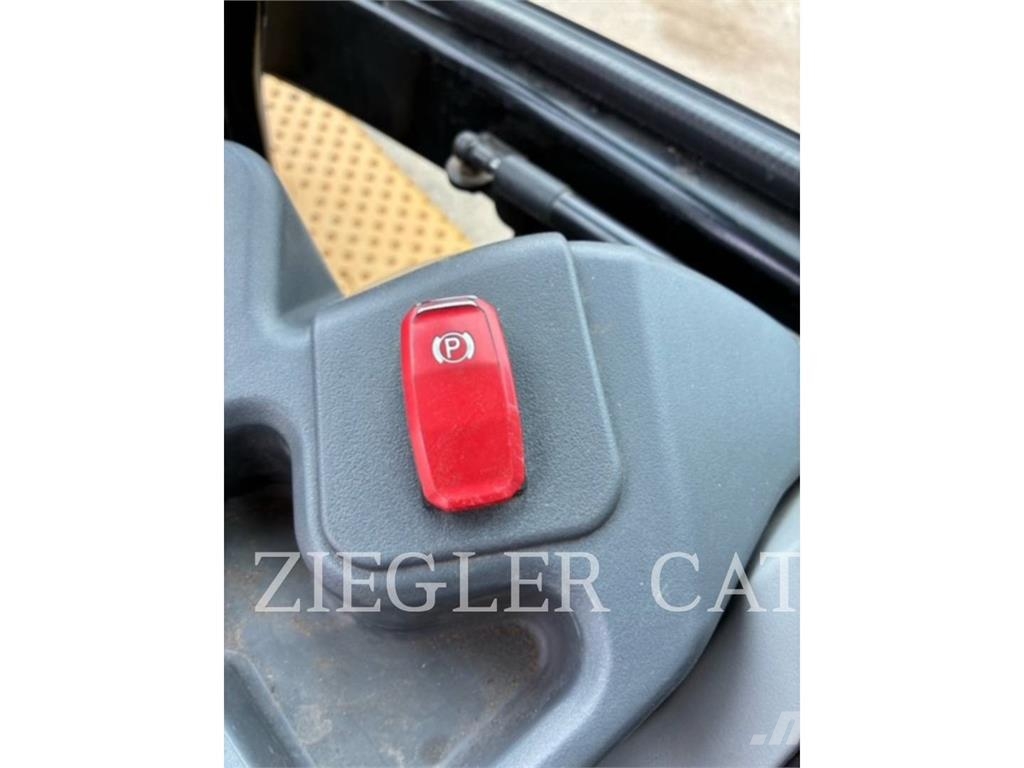 CAT 440 Εκσκαφείς Φορτωτές τύπου JCB