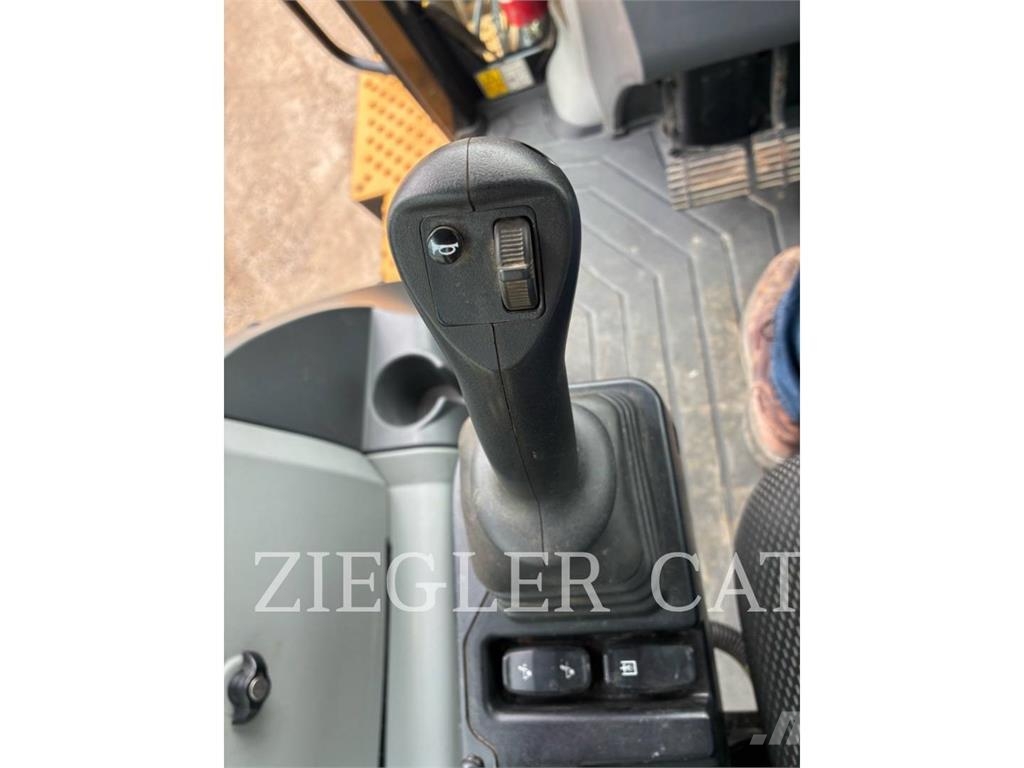 CAT 440 Εκσκαφείς Φορτωτές τύπου JCB