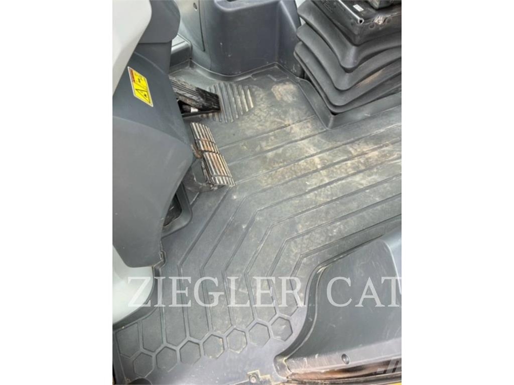 CAT 440 Εκσκαφείς Φορτωτές τύπου JCB