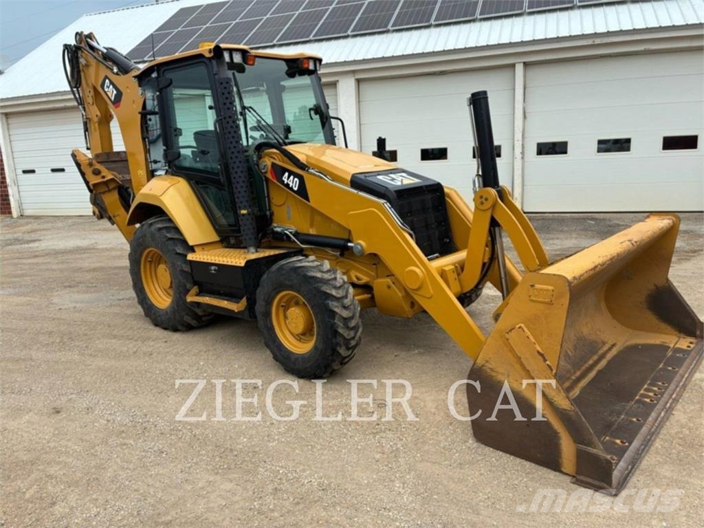 CAT 440 Εκσκαφείς Φορτωτές τύπου JCB
