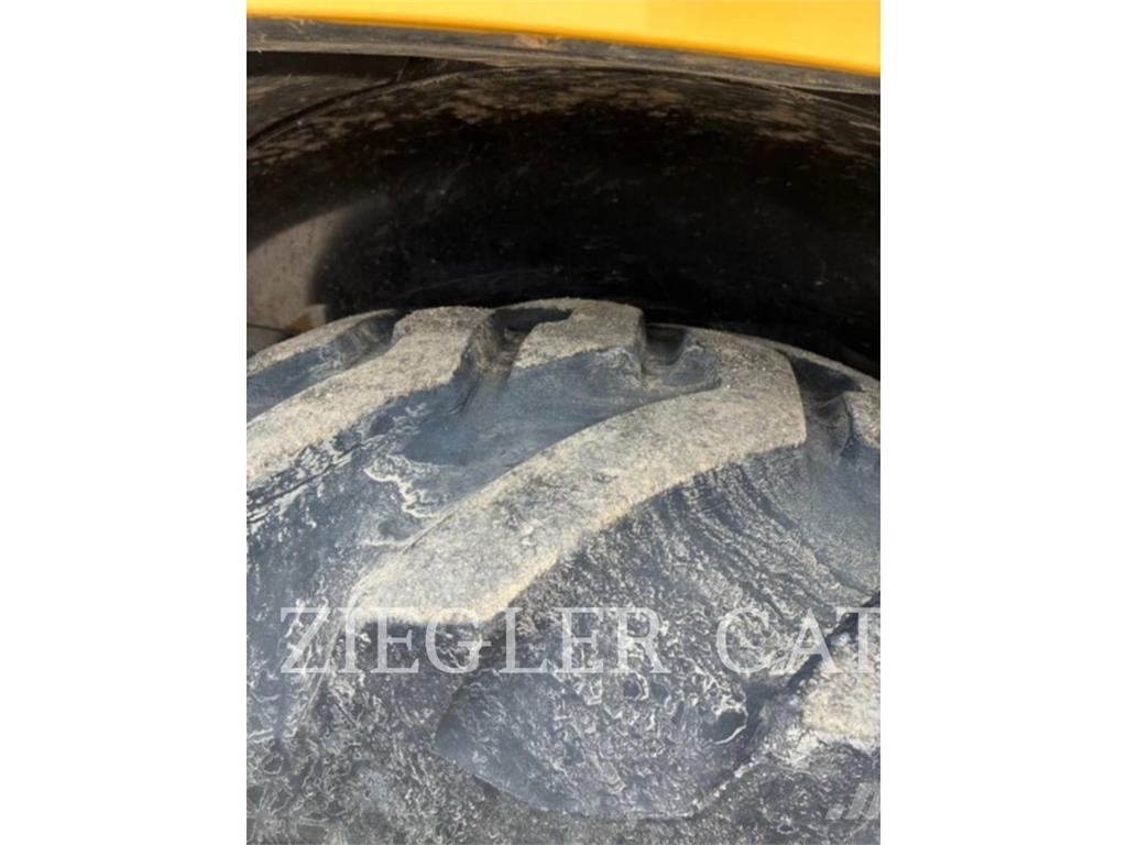 CAT 440 Εκσκαφείς Φορτωτές τύπου JCB