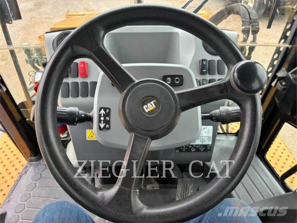 CAT 440 Εκσκαφείς Φορτωτές τύπου JCB