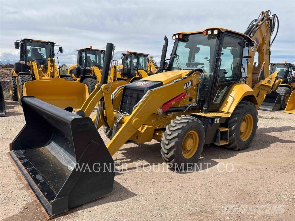 CAT 440 Baggerlader