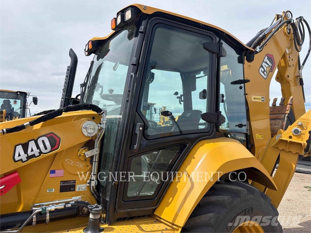 CAT 440 Baggerlader