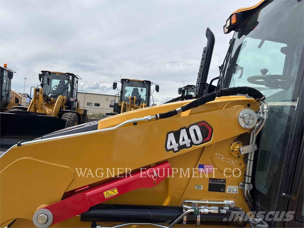 CAT 440 Baggerlader