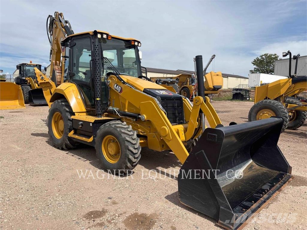 CAT 440 Baggerlader