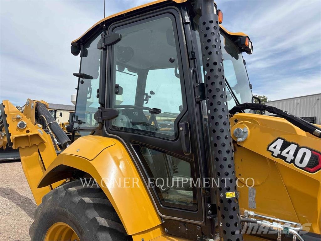 CAT 440 Baggerlader